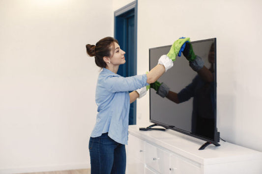 テレビ掃除の正しい方法｜液晶画面を傷つけない安全なお手入れ手順